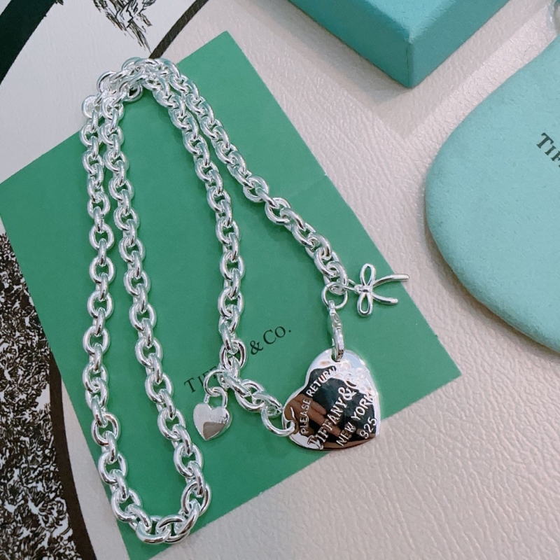 T*f*ny necklaces